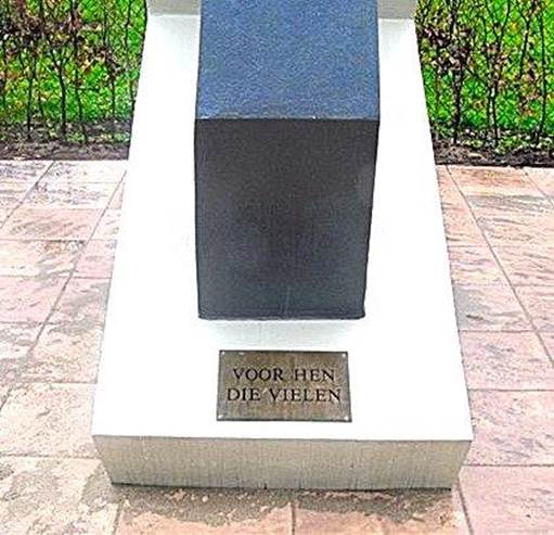 Afbeelding met grond, buiten, trottoir, gebouw
Automatisch gegenereerde beschrijving